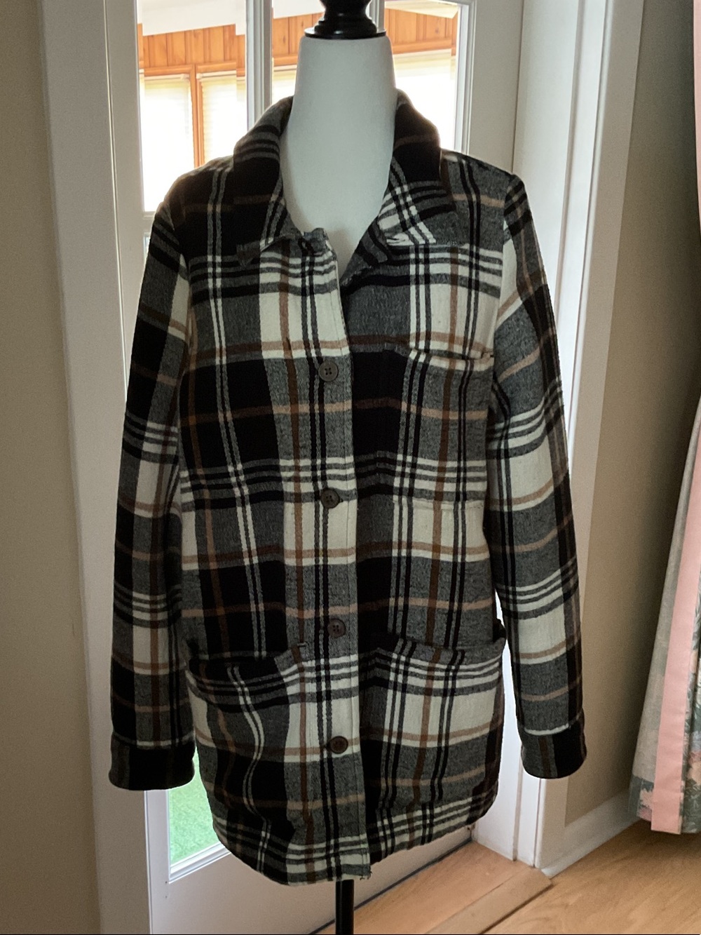 Tentree Plaid Button-Up Shacket Jacket Women’s Medium Grey Brown Cream